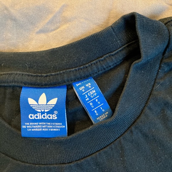Adidas Originals T-shirt 🌟 - Picture 2 of 3